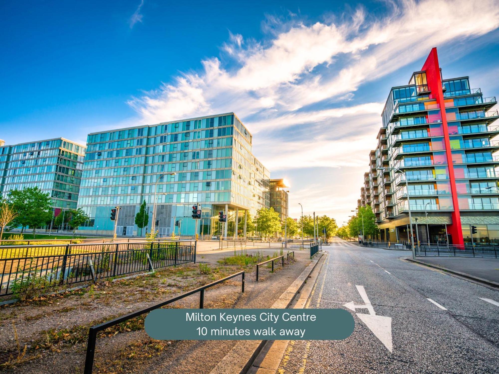 Penthouse Apartment - City Centre - Secure Parking, Balcony, Self-Check-In, Fast Wifi And Smart Tv With Netflix By Yoko Property Milton Keynes Esterno foto