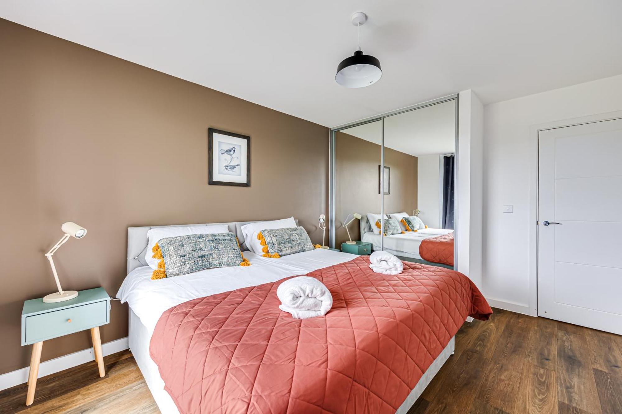 Penthouse Apartment - City Centre - Secure Parking, Balcony, Self-Check-In, Fast Wifi And Smart Tv With Netflix By Yoko Property Milton Keynes Esterno foto