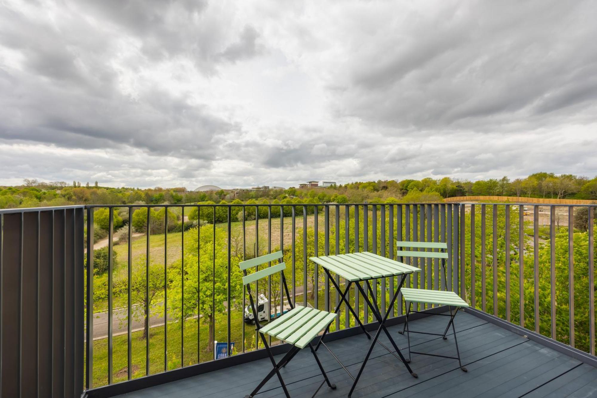 Penthouse Apartment - City Centre - Secure Parking, Balcony, Self-Check-In, Fast Wifi And Smart Tv With Netflix By Yoko Property Milton Keynes Esterno foto