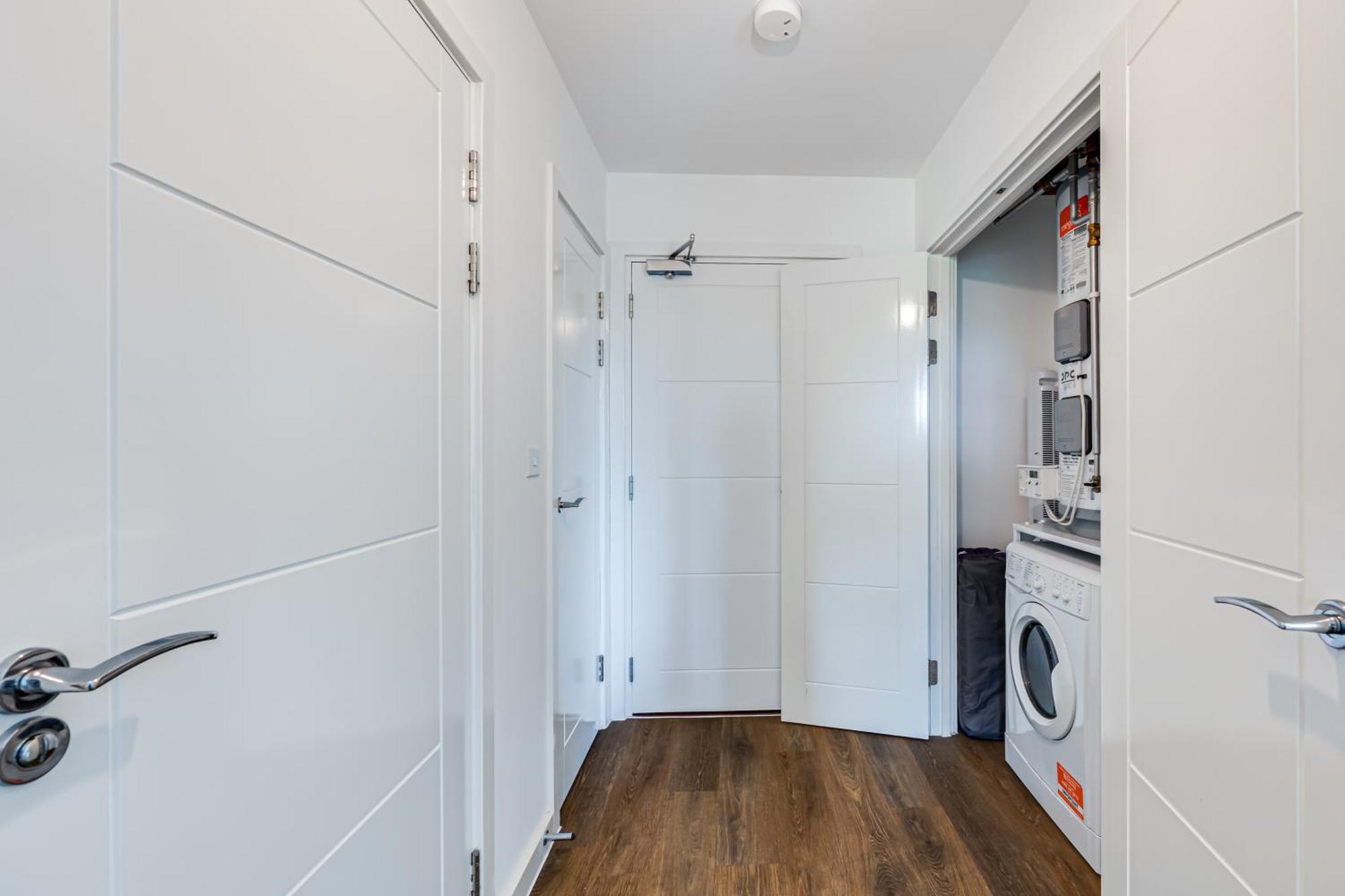 Penthouse Apartment - City Centre - Secure Parking, Balcony, Self-Check-In, Fast Wifi And Smart Tv With Netflix By Yoko Property Milton Keynes Esterno foto