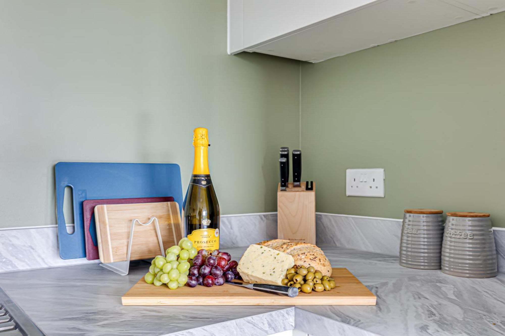 Penthouse Apartment - City Centre - Secure Parking, Balcony, Self-Check-In, Fast Wifi And Smart Tv With Netflix By Yoko Property Milton Keynes Esterno foto