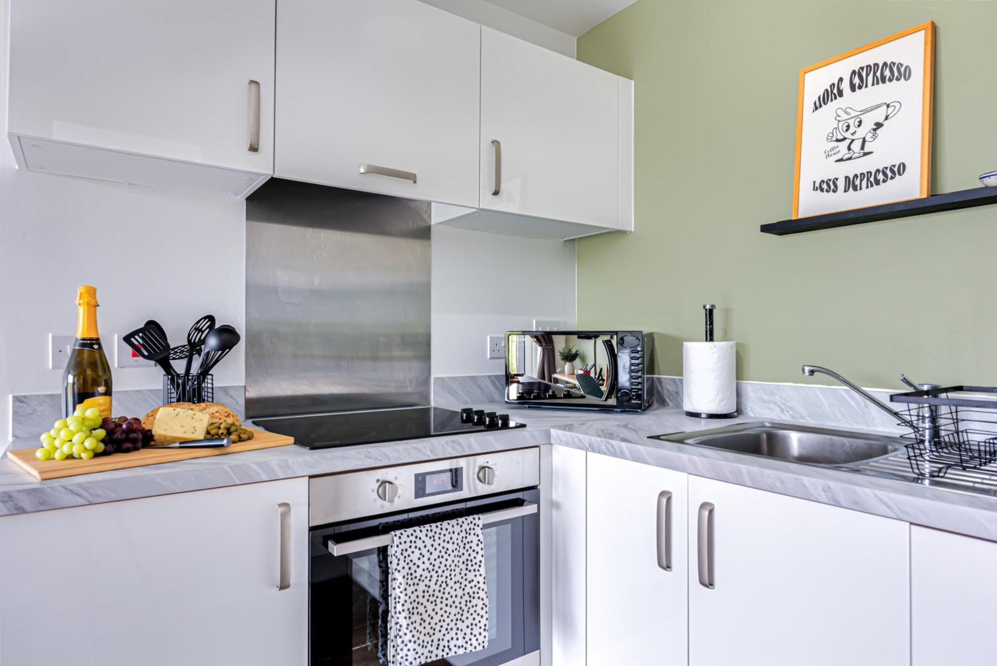 Penthouse Apartment - City Centre - Secure Parking, Balcony, Self-Check-In, Fast Wifi And Smart Tv With Netflix By Yoko Property Milton Keynes Esterno foto